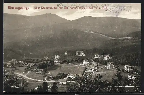 AK Ober-Krummhübel /Riesengebirge, Ortspartie mit der Schneekoppe