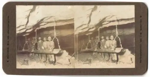 Stereo-Fotografie R. Neilson, Johannesburg, Bergmänner / Kumpel beladen Rutsche untertage, Bergbau