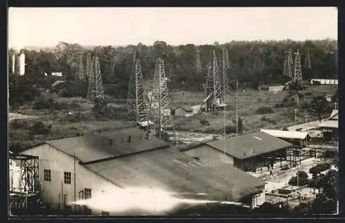 Foto-AK Balingian, Ölfeld mit Türmen