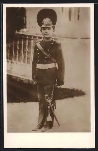 AK Alexej von Russland, Uniform mit verziertem Helm und Säbel