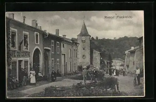 AK Moncel, Ortspartie mit Café du Centre und Kirche