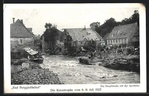 AK Bad Berggiesshübel, Die Katastrophe 1927, Die Hauptstrasse mit der Apotheke bei Hochwasser