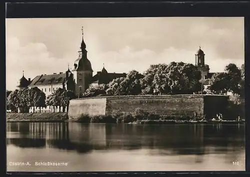 AK Cüstrin-A., Schlosskaserne am Wasser