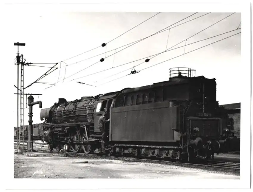 Fotografie Deutsche Bahn, Personenzug mit Dampflok Nr. 012 104-6 mit Lokführer, Tender-Lokomotive, Eisenbahn