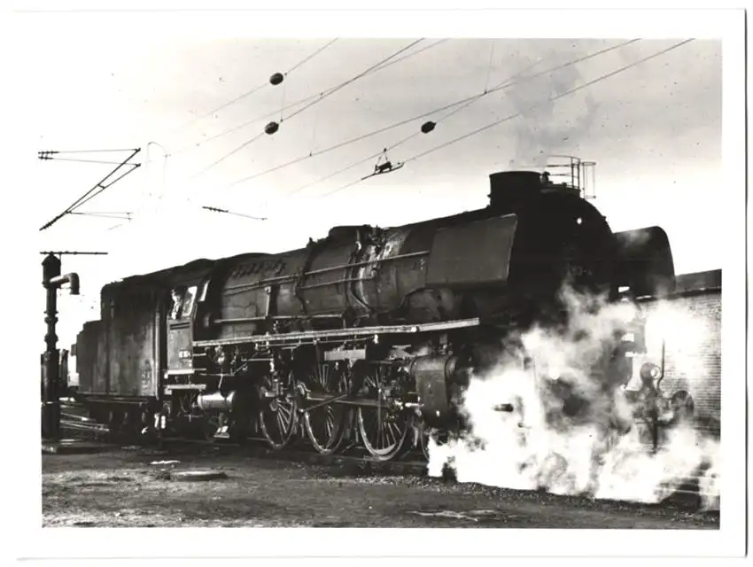 Fotografie Deutsche Bahn, Dampflok Nr. 012 063-4 mit Lokführer, Tender-Lokomotive, Eisenbahn