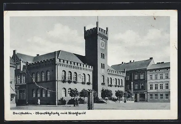 AK Neustettin, Marktplatz mit Rathaus