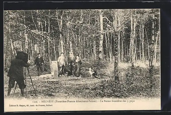 AK Rèchèsy, La Borne frontiere des 3 pays, Fotoapparat