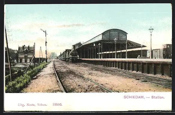 AK Schiedam, Eisenbahn am Bahnsteig des Bahnhofs