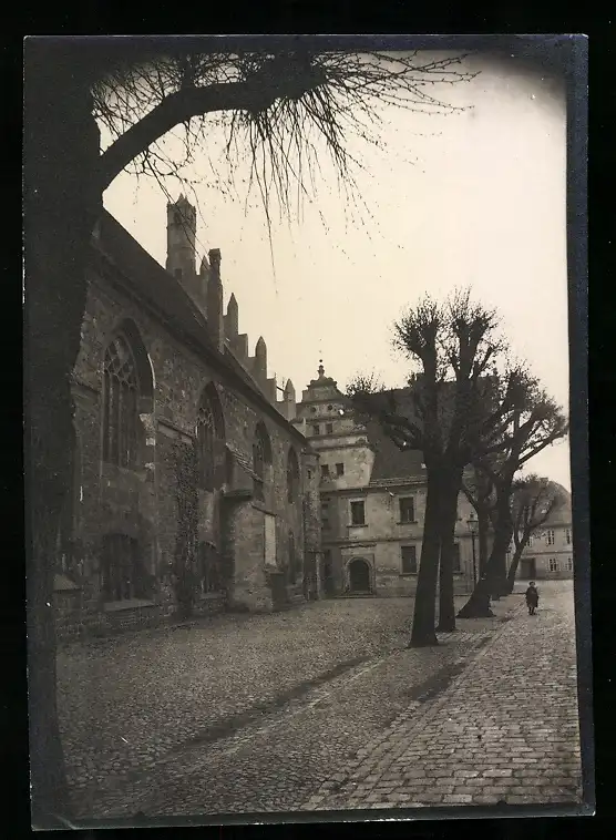 Fotografie W. Apel, Berlin, Ansicht Sommerfeld / Niederlausitz, Kirchenschiff & Marktplatz