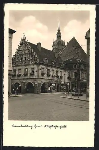 AK Brandenburg / Havel, Strassenpartie am Kurfürstenhaus