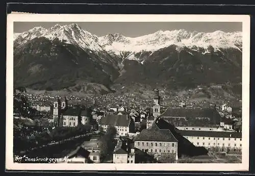 AK Innsbruck, Stadtansicht gegen das Gebirge