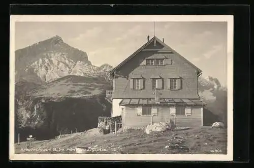 AK Kreuzeckhaus, Berghütte mit Alp- u. Zugspitze