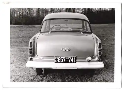 Fotografie Otto Hausmann, Passau, Auto Ford G13 Taunus 12M Weltkugel, Coupe Heckansicht