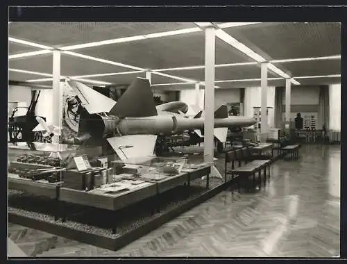 AK Flugzeugabwehrrakete der NVA im Armeemuseum der DDR