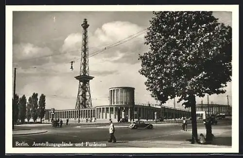 AK Berlin, Ausstellungsgelände und Funkturm mit Passanten