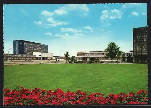 AK Salzgitter-Lebenstedt, Rathaus mit Atrium und Staatsbank