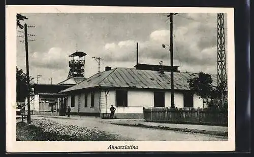 AK Akna Slatina, Strassenpartie mit Wohnhaus