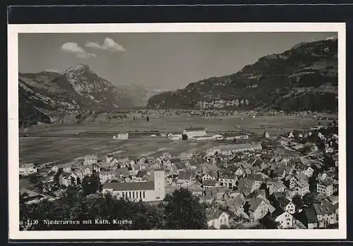 AK Niederurnen, Ortsansicht mit katholischer Kirche