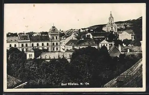 AK Bad Vöslau /N.-Oe., Teilansicht mit dem Hotel Zwierschutz und der Kirche