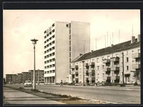 AK Weissenfels, Die Merseburger Strasse mit Hochhaus