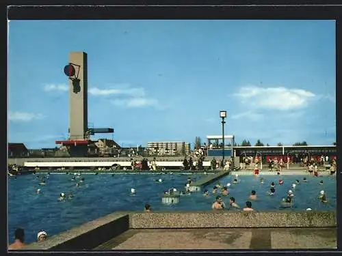 AK Grömitz, Beheiztes Meerwasserschwimmbad mit Sprungturm