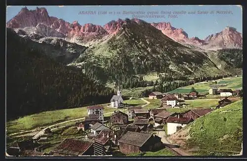 AK Arabba in Buchenstein, Ortsansicht gegen Dolomitenstrasse, Bergglühen