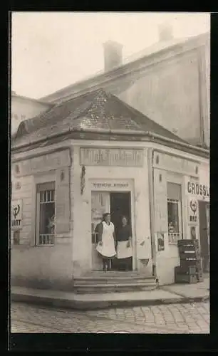 AK Ansicht einer Nieder-Österr. Molkerei & Milch-Trinkhalle mit Emailleschildern