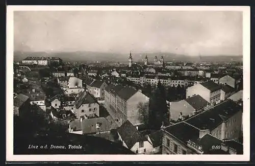 AK Linz a. d. Donau, Totalansicht mit Strassenpartie