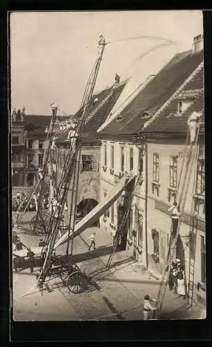 Foto-AK Ybbs, Feuerwehr bei Lösch- und Rettungsübungen