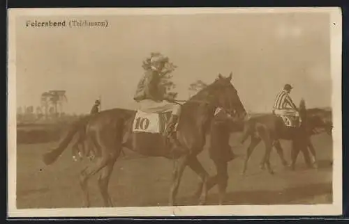 AK Feierabend, Jockey Teichmann auf seinem Reitpferd neben weiteren Reitern