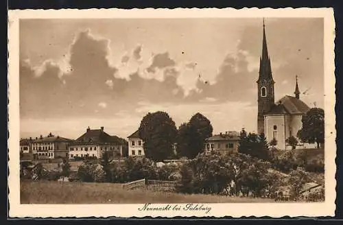 AK Neumarkt bei Salzburg, Ortspartie an der Kirche