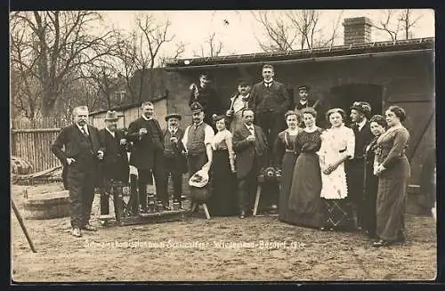 Foto-AK Bösdorf, Schweinekommission beim Schlachtfest 1914