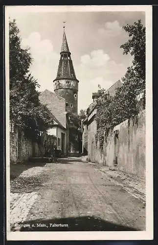 AK Kitzingen a. Main, Strassenpartie mit Falterturm