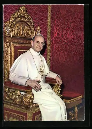 AK Papst Paul VI. in seiner Soutane mit goldenem Kreuzanhänger auf dem Heiligen Stuhl