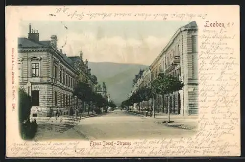 AK Leoben, Franz Josef-Strasse mit Gebäudeansicht