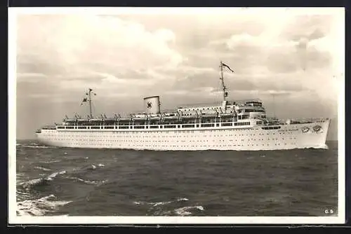 AK KdF-Schiff Wilhelm Gustloff in voller Fahrt