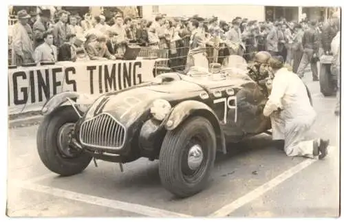 Fotografie Auto Rennwagen Aston Martin mit Startnummer 79 kurz vor Rennstart, Arlington 1966