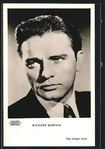 AK Schauspieler Richard Burton mit Blick zur Seite