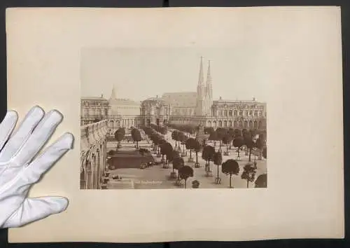 Fotografie R. Tamme, Dresden, Ansicht Dresden, Blick auf den Zwinger mit der Sophienkirche