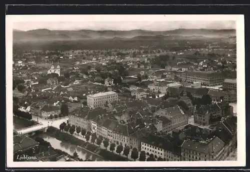 AK Ljubljana, Blick aus der Vogelschau mit Flusspartie