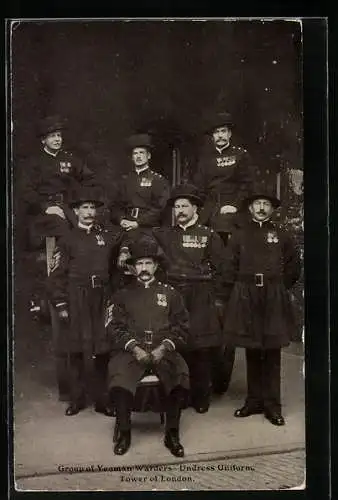 AK London, Group of Yeoman Warders-Undress Uniform