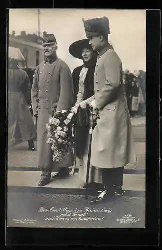 AK Prinz Ernst August von Braunschweig neben Braut und Herzog von Cumberland