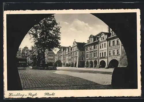 AK Hirschberg /Rsgb., Markt mit Brunnen, durch ein Tor gesehen