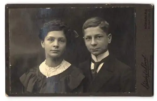 Fotografie Bischof & Broel, Nürnberg, Bayreutherstr. 21, Hans und Juliane in feiner Sonntagsgarderobe