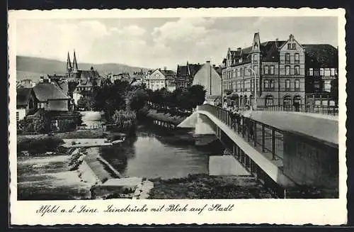 AK Alfeld a. d. Leine, Leinebrücke mit Blick auf die Stadt