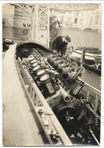 Fotografie M. Branger, Paris, Zeppelin, Motor eines franzöischen Zeppelin 12 Zylinder