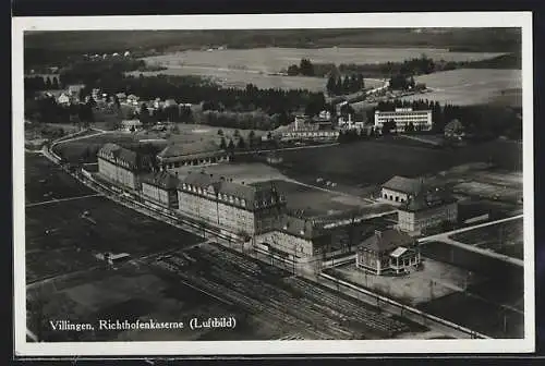 AK Villingen / Baden, Richthofenkaserne vom Flugzeug aus