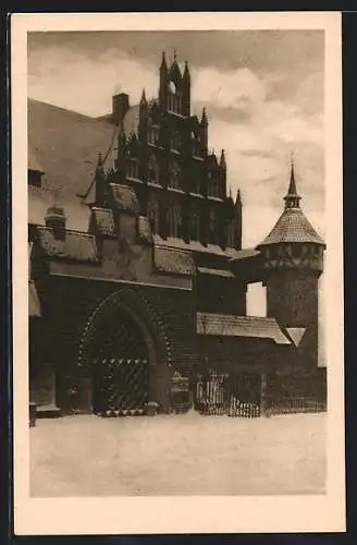 AK Marienburg / Malbork, Winterblick auf das Mittelschloss mit Firmariegiebel