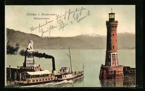 AK Lindau i. Bodensee, Hafeneinfahrt mit Dampfer und Leuchtturm