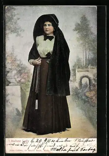 AK Maltese Lady, Europäerin in Tracht